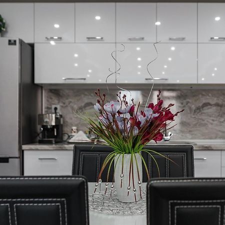 City Apartments - A Brand New Luxury & Comfy 2 Асеновград Екстериор снимка