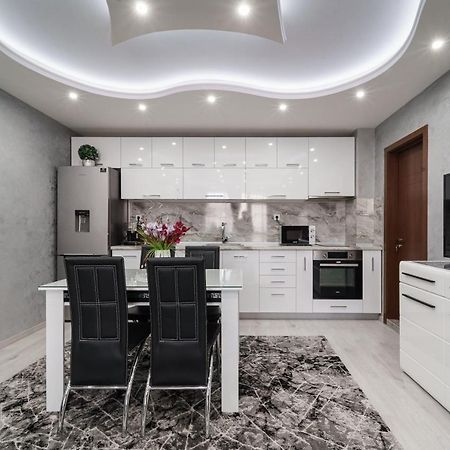 City Apartments - A Brand New Luxury & Comfy 2 Асеновград Екстериор снимка