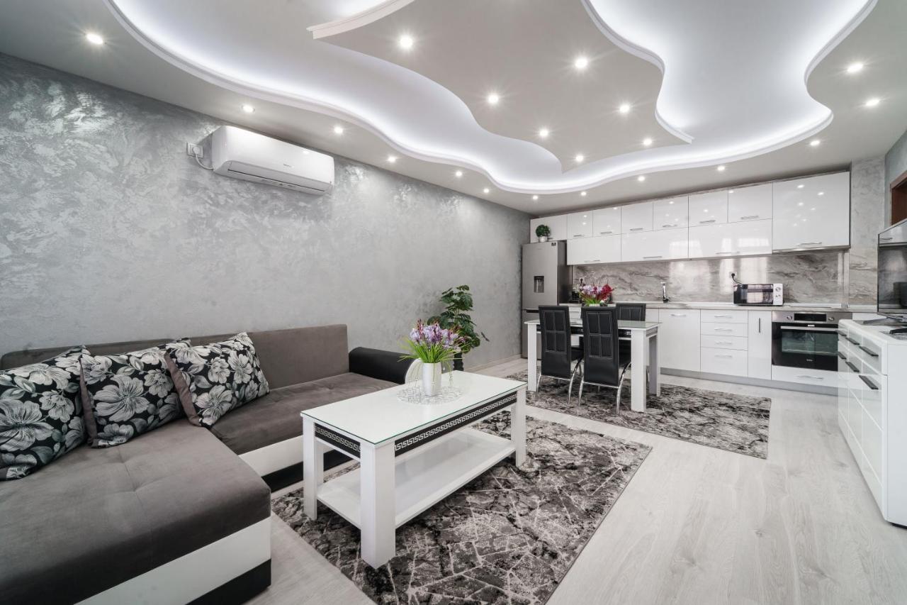 City Apartments - A Brand New Luxury & Comfy 2 Асеновград Екстериор снимка