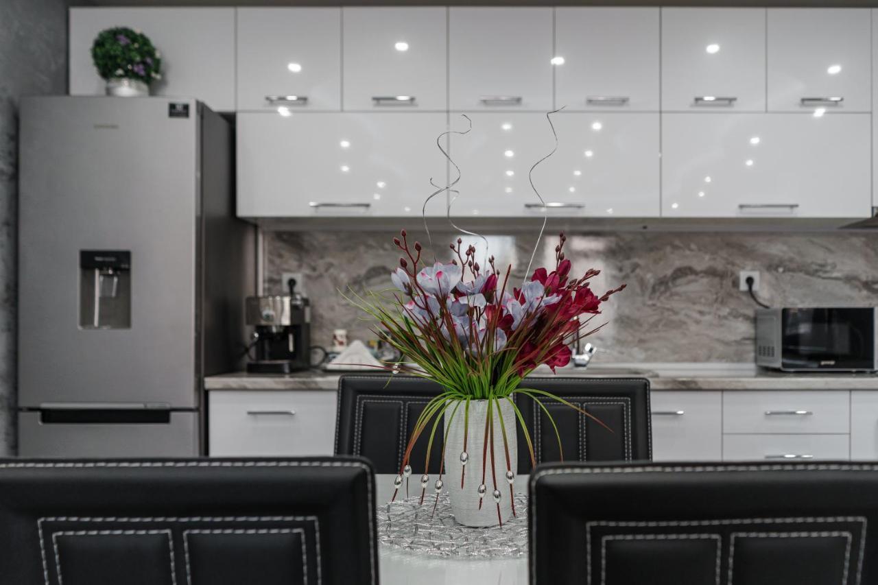 City Apartments - A Brand New Luxury & Comfy 2 Асеновград Екстериор снимка